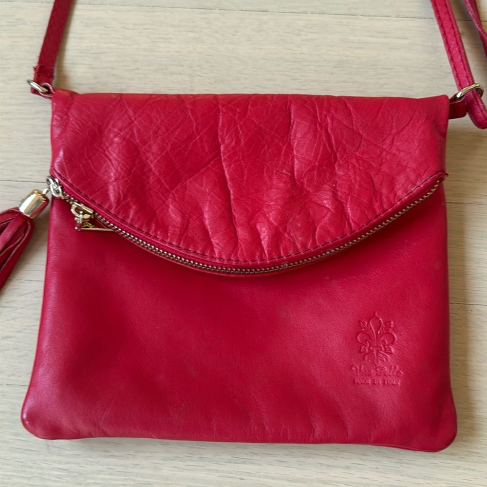 Vera Pelle Red Italian Leather Purse w/a magnetic closure for easy access.